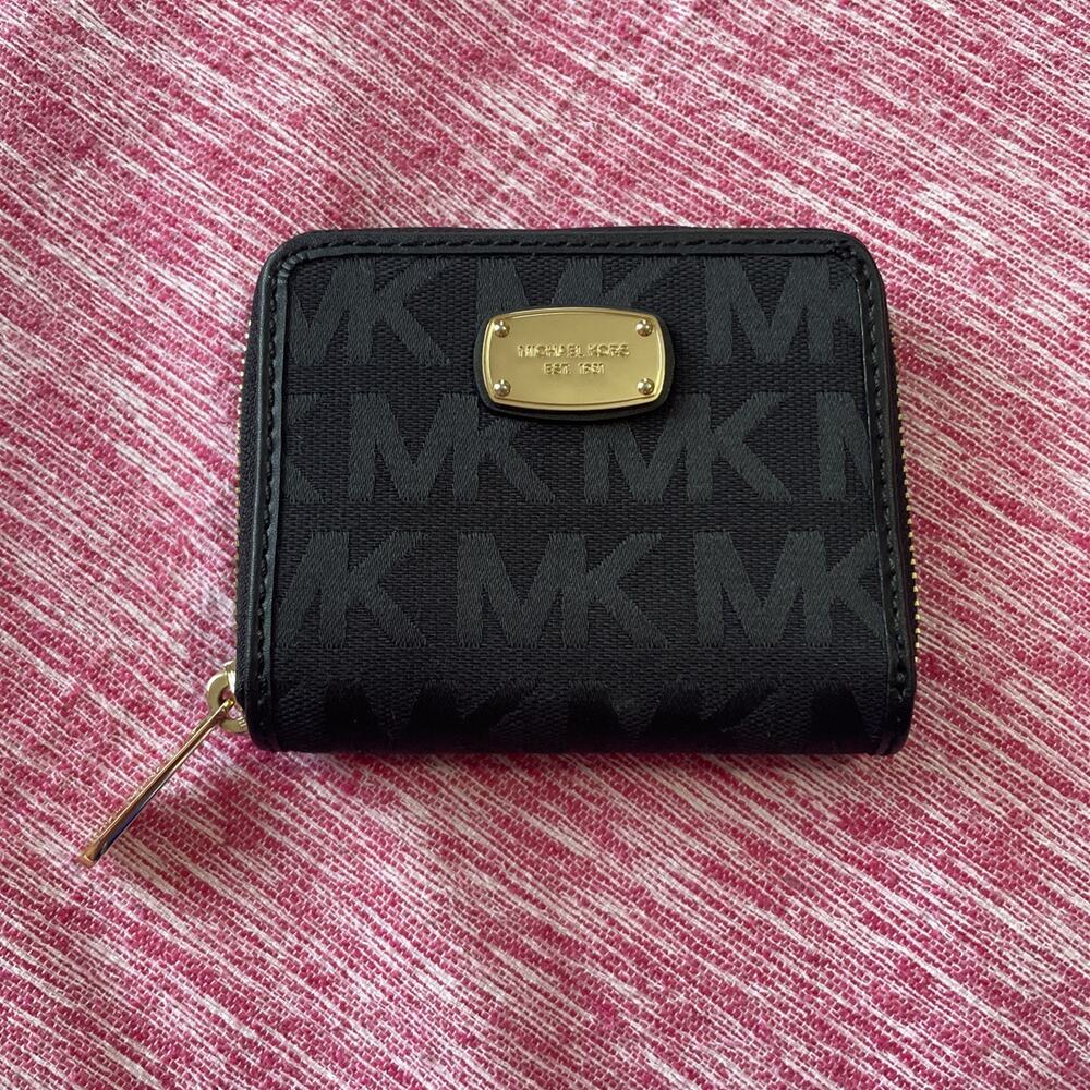 NWOT Michael Kors MK Logo Zip-Around Wallet Black/Gold 4.5 x 3.75